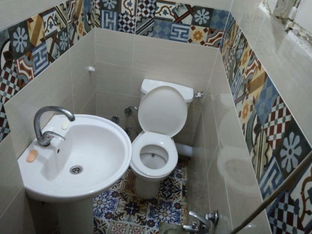 Flower Roomsللرجال فقط